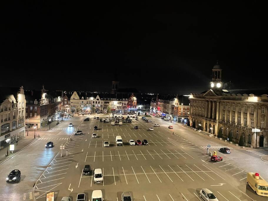 Appartement Place De Cambrai Exteriör bild