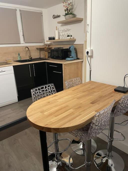 Appartement Place De Cambrai Exteriör bild